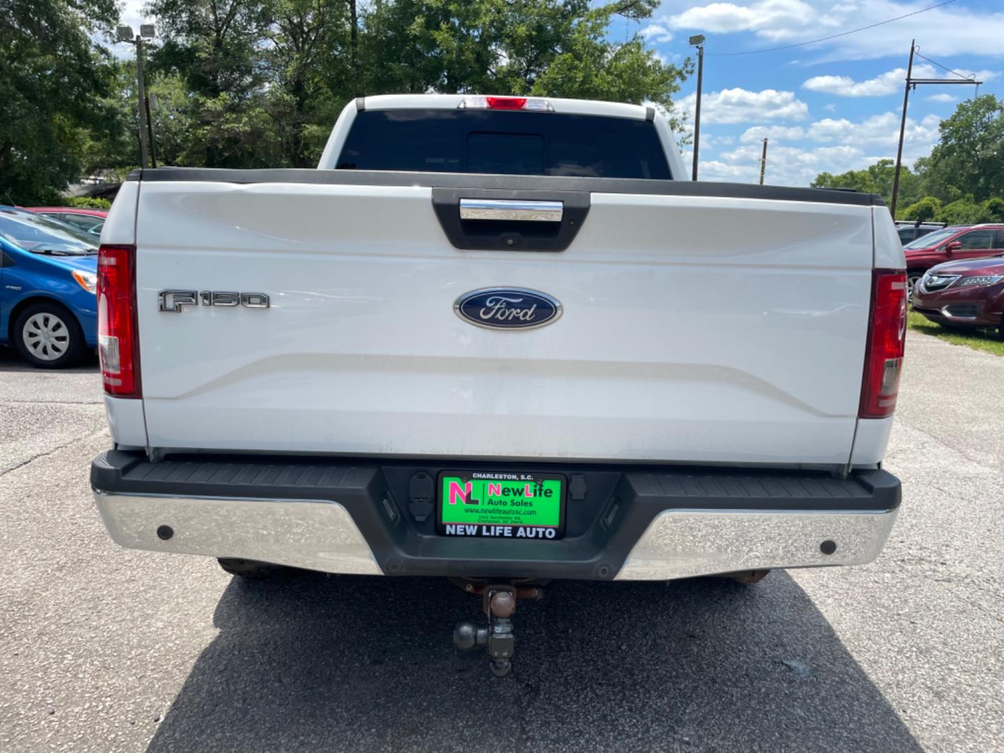 2016 WHITE FORD F-150 XLt (1FTEW1EP1GF) with an 2.7L engine, Automatic transmission, located at 5103 Dorchester Rd., Charleston, SC, 29418-5607, (843) 767-1122, 36.245171, -115.228050 - Photo#5